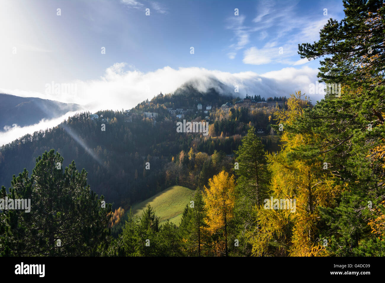 Stadt Semmering, Wald, Österreich, Niederösterreich, Niederösterreich, Wiener Alpen, Alpen, Semmering Stockfoto