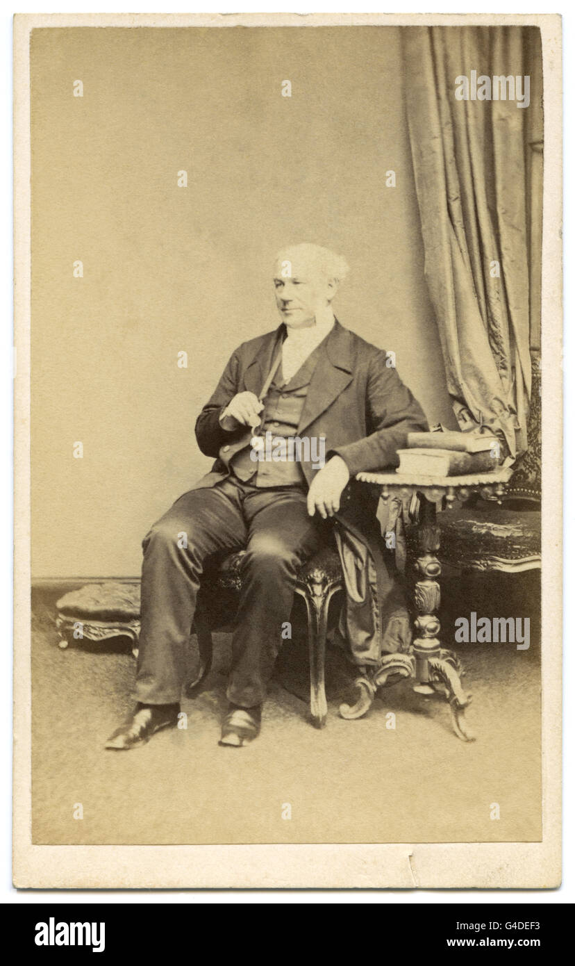 John Venn (1802-1890), evangelischer christliche Pfarrer und Pfarrer von St. Peter-Kirche in Hereford, Großbritannien, war ein mitfühlender und produktivsten Sozialreformer. Sein Großvater war Henry Venn (1725-1797), einer der Gründer der Clapham Sekte, eine einflussreiche evangelikale Gruppe innerhalb der anglikanischen Kirche maßgeblich an der Abschaffung des Sklavenhandels. Sein Vater war John Venn (1759 – 1813), einer der Gründer der Church Missionary Society (CMS). Es war sein Neffe, John Venn (1834-1923), Mathematiker, Logiker und Philosoph am bekanntesten als der Erfinder des Venn-Diagramm. Stockfoto