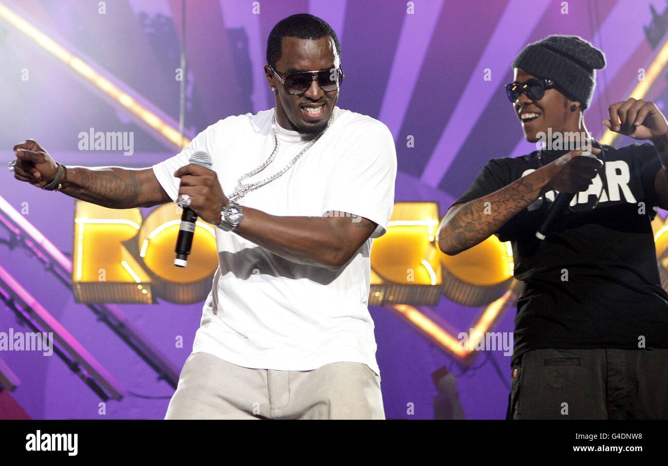 Sean Diddy Combs (links) von Diddy Dirty Money tritt mit Chipmunk (rechts) beim Orange RockCorps Konzert in der Wembley Arena auf. DRÜCKEN SIE VERBANDSFOTO. Bilddatum: Dienstag, 12. Juli 2011. Bildnachweis sollte lauten: Sean Dempsey/PA Wire Stockfoto