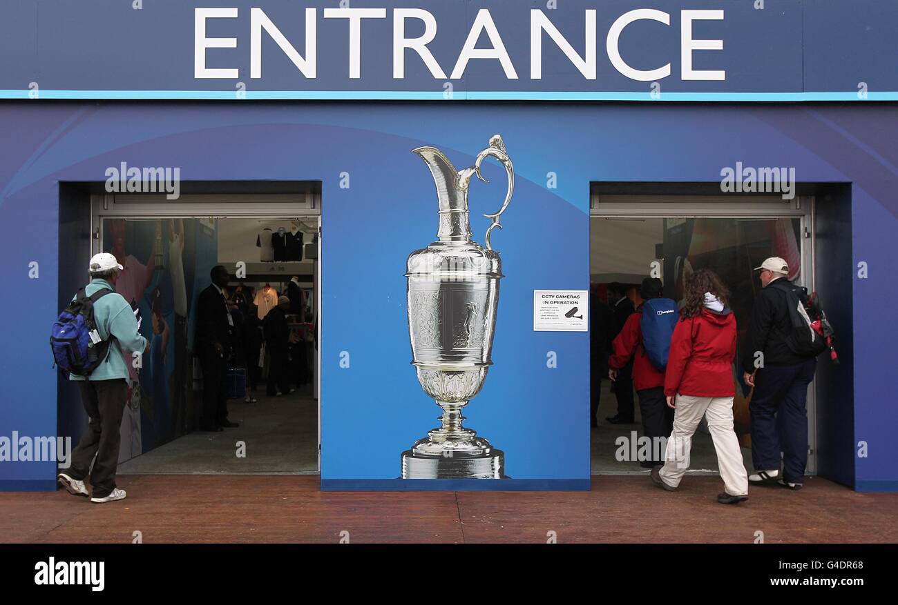 Allgemeine Sicht auf die Ankunft des Zuschauers am dritten Tag der Open Championship 2011 Stockfoto