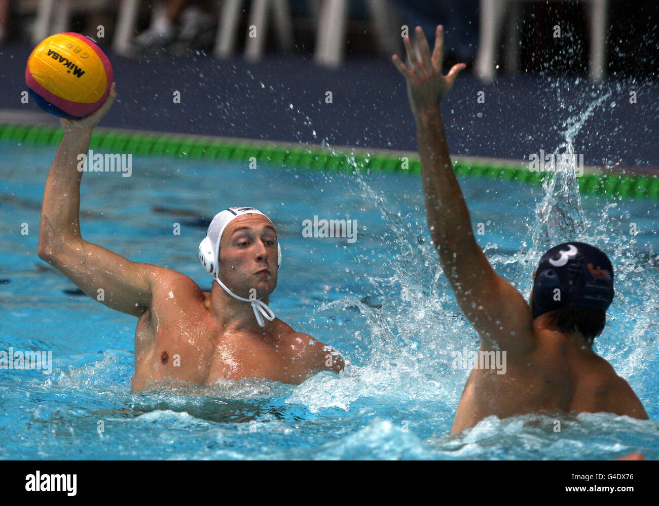 Der Großbritanniens Rob Parker in Aktion während eines 8-7-Sieges gegen Georgien während des EM 2012 Qualifying Spiels im Manchester Aquatics Centre, Manchester. Stockfoto