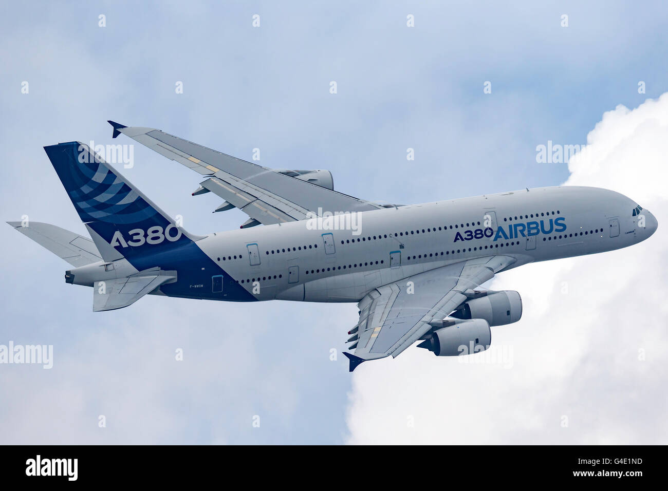 Airbus A380-841 F-WWOW anzeigen auf der Farnborough International Airshow Stockfoto