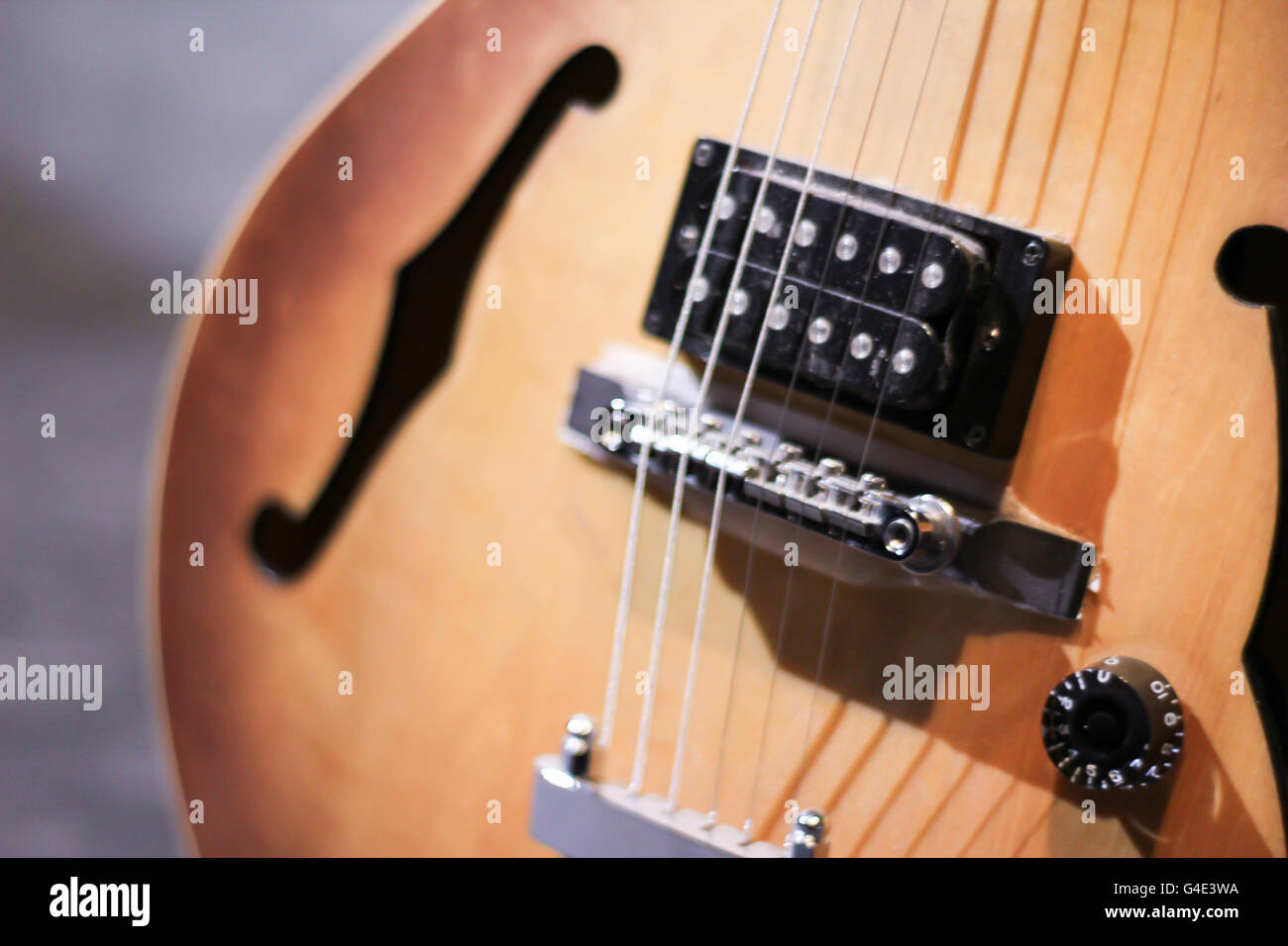 Foto von einem Holz Gitarre Stockfoto