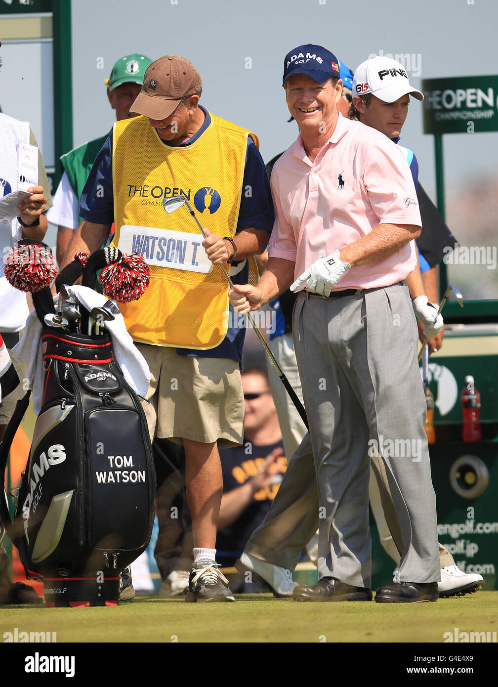 Golf - The Open Championship 2011 - Tag zwei - Royal St George's. Der US-Amerikaner Tom Watson lächelt nach seinem Loch in einem auf dem 6. Loch Stockfoto