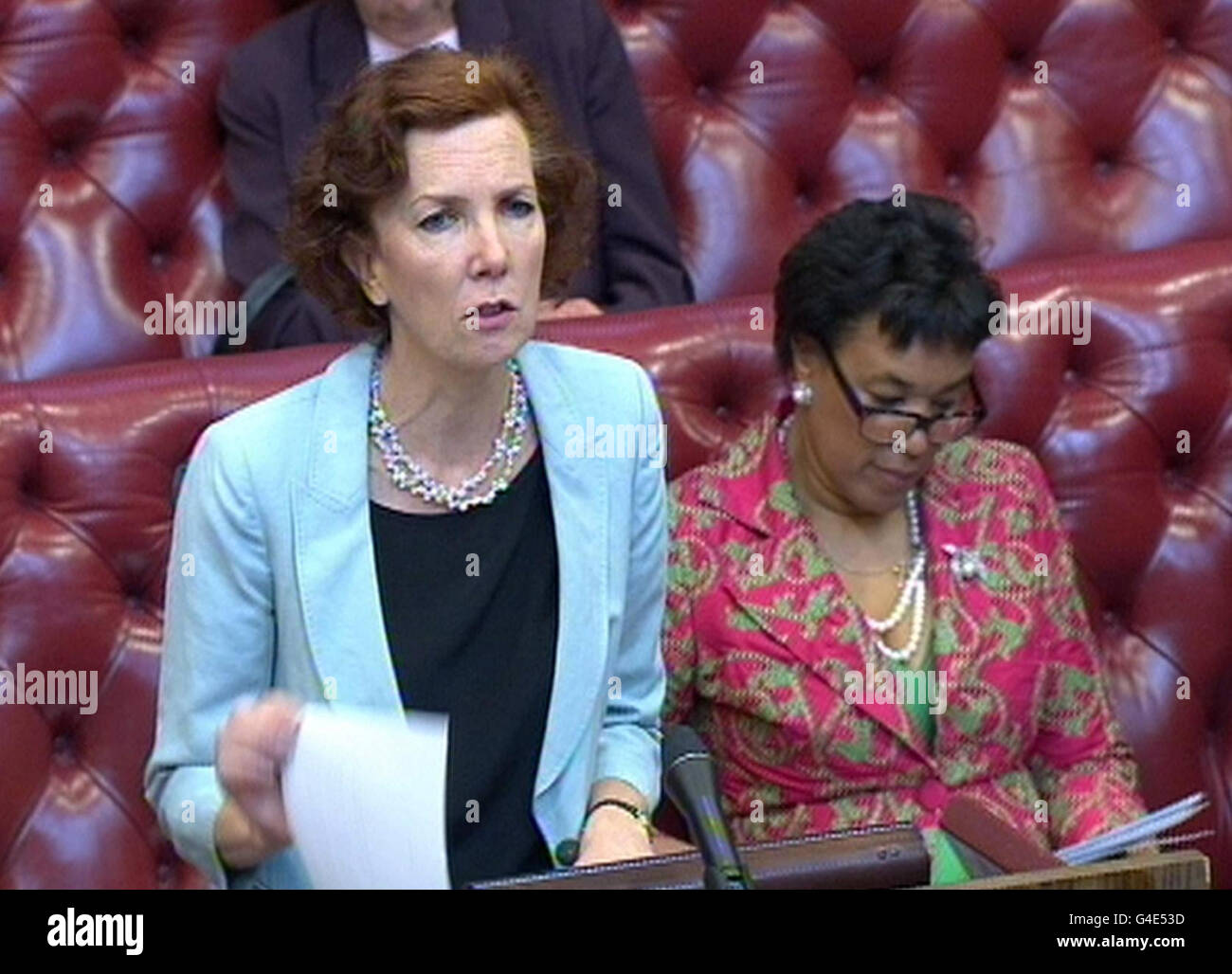 Baroness Royall macht eine Erklärung über den jüngsten Telefon-Hacking-Skandal im House of Lords. Stockfoto