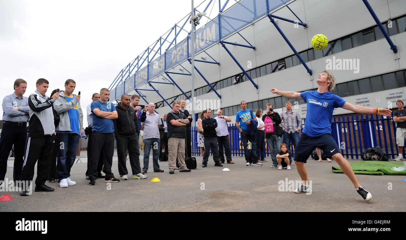 Fußball - Everton im Goodison Park Community - Start innen rechts- Stockfoto