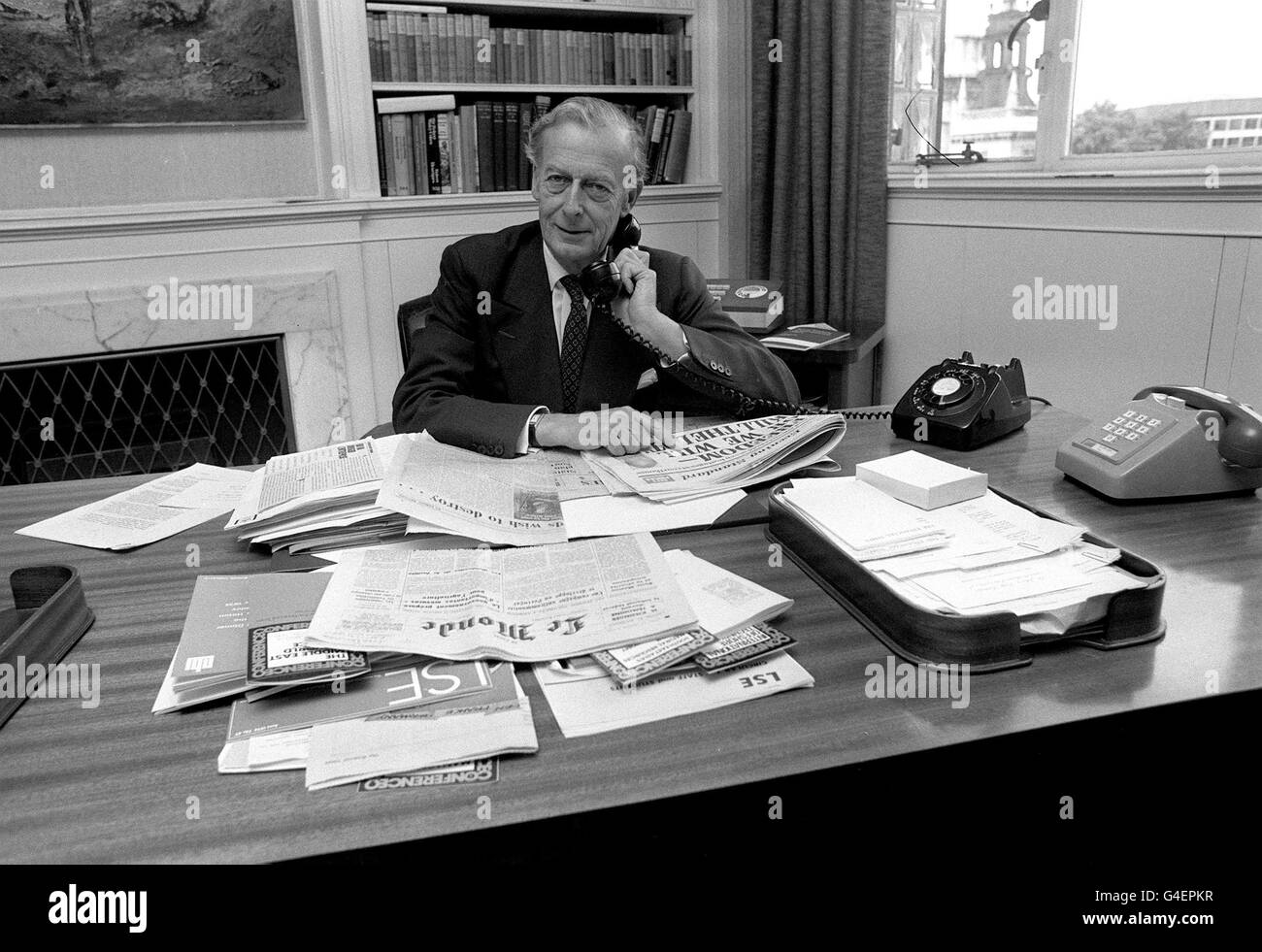 PA-NEWS-FOTO-17.07.74-HERR DROGHEDA IN SEINEM BÜRO IN DER CITY OF LONDON Stockfoto