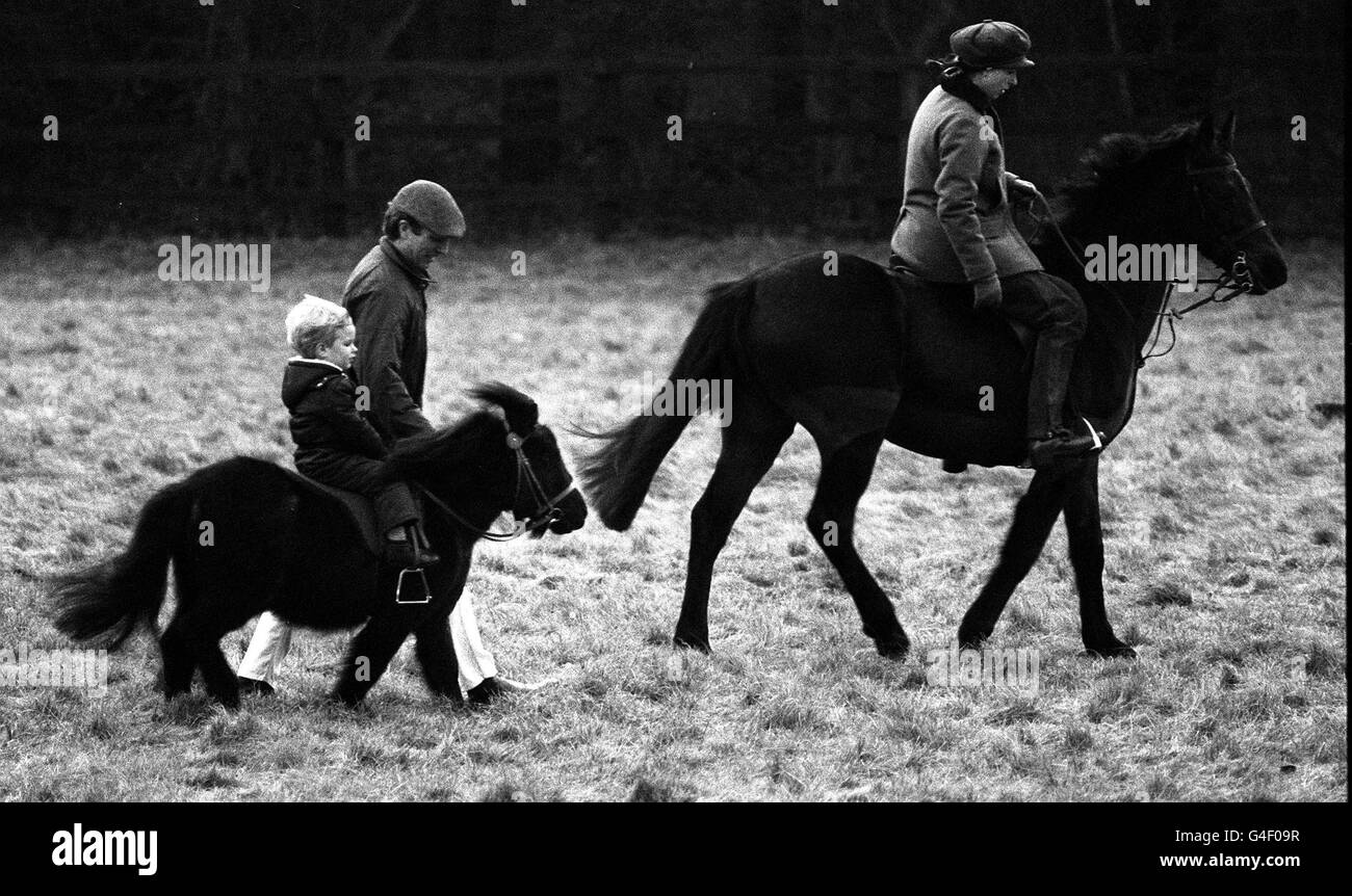 PETER PHILLIPS & ELTERN REITEN Stockfoto