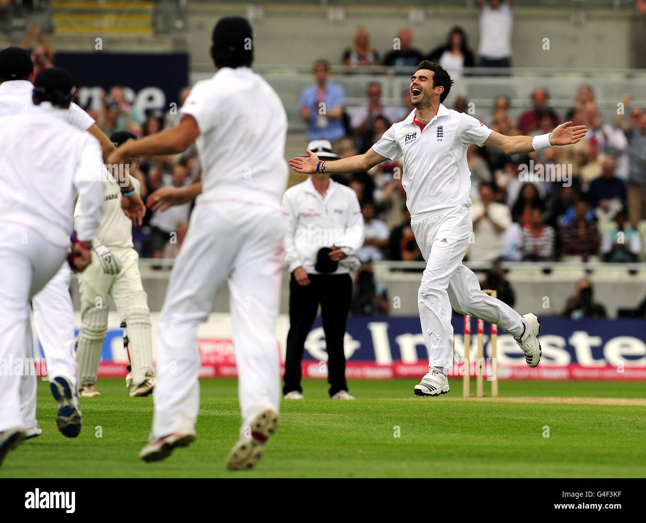 Cricket - npower Dritter Test - Tag vier - England gegen Indien - Edgbaston. Der englische James Anderson feiert das Wicket des indischen Gautam Gambhir während des npower-Test-Spiels in Edgbaston, Birmingham. Stockfoto