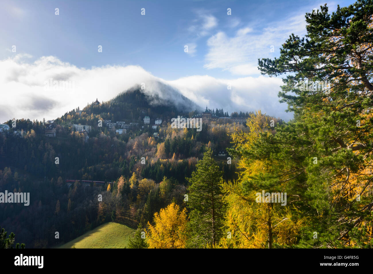 Stadt Semmering, Wald, Österreich, Niederösterreich, Niederösterreich, Wiener Alpen, Alpen, Semmering Stockfoto