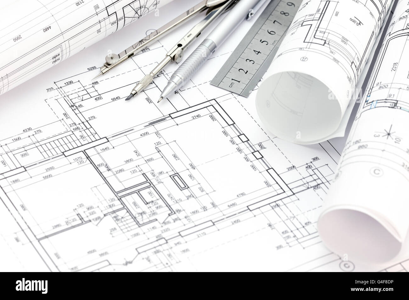 architektonischen Hintergrund mit Plan, Baupläne, Rollen und Zeichenwerkzeuge Stockfoto