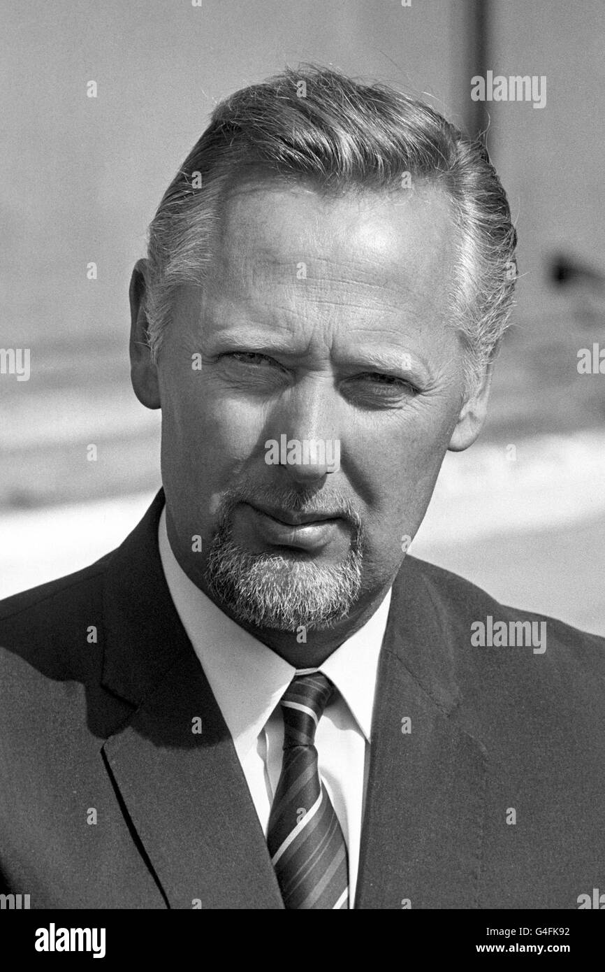 Peter Taylor, Assistent des Derby County Managers Brian Clough, dessen Rücktritt von den Direktoren des Clubs gemeinsam mit dem seines Chefs angenommen wurde. Stockfoto