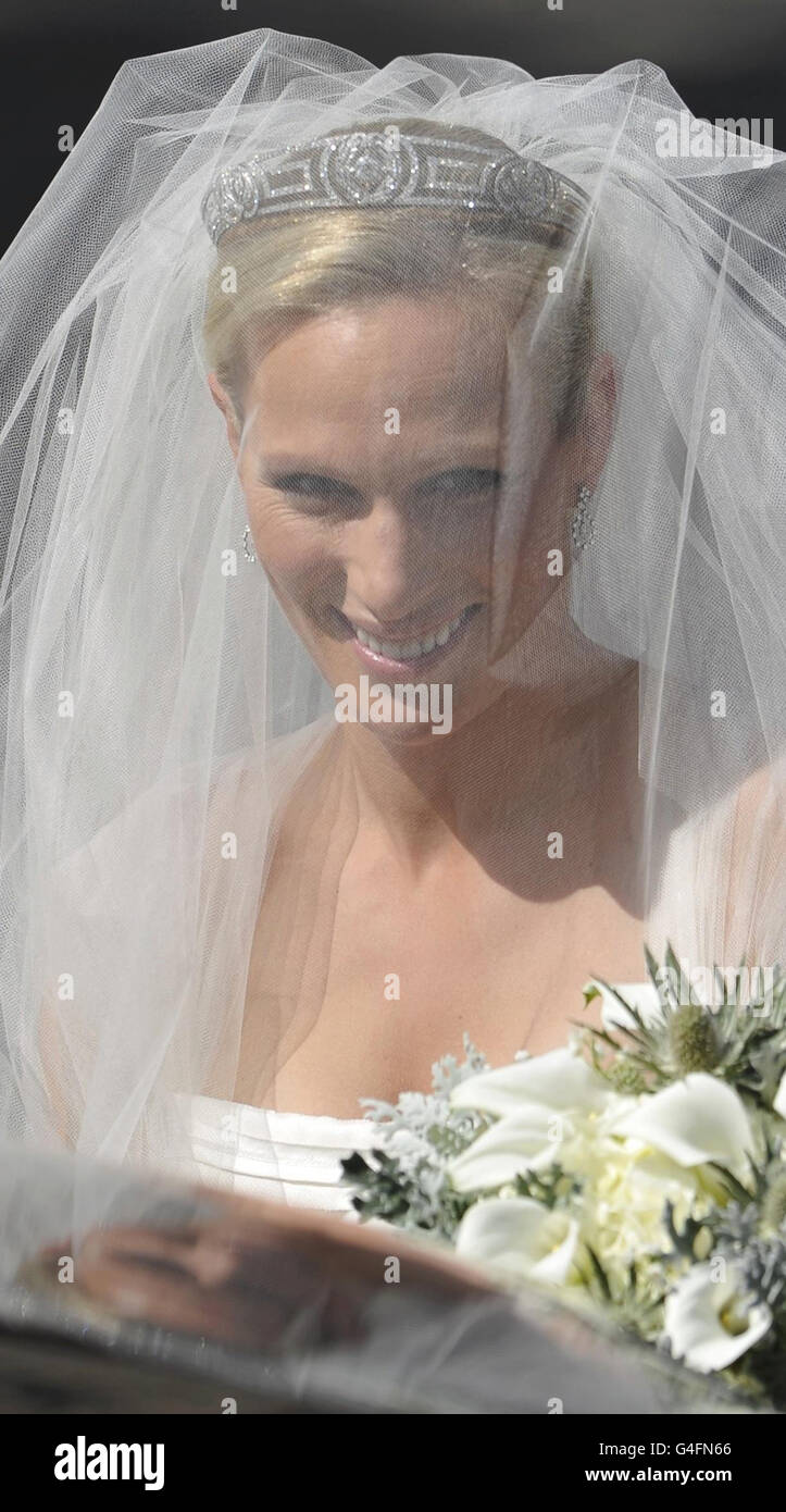 Zara Phillips für ihre Hochzeit mit Mike Tindall im Canongate Kirk in Edinburgh. Stockfoto