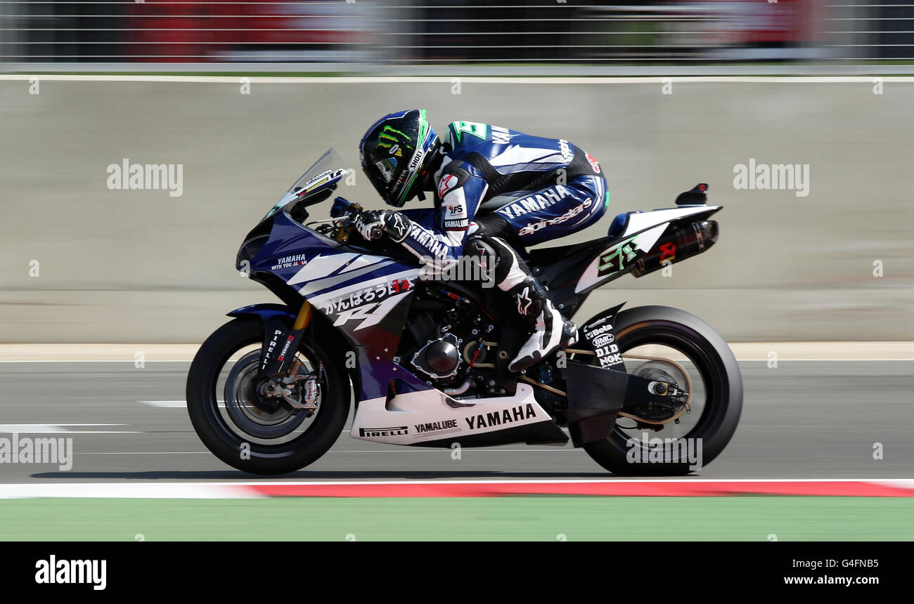 Irlands Eugene Laverty auf der Yamaha YZF R1 während des Qualifyings für die FIM World Superbike Championship auf Silverstone Circuit, Northampton. Stockfoto