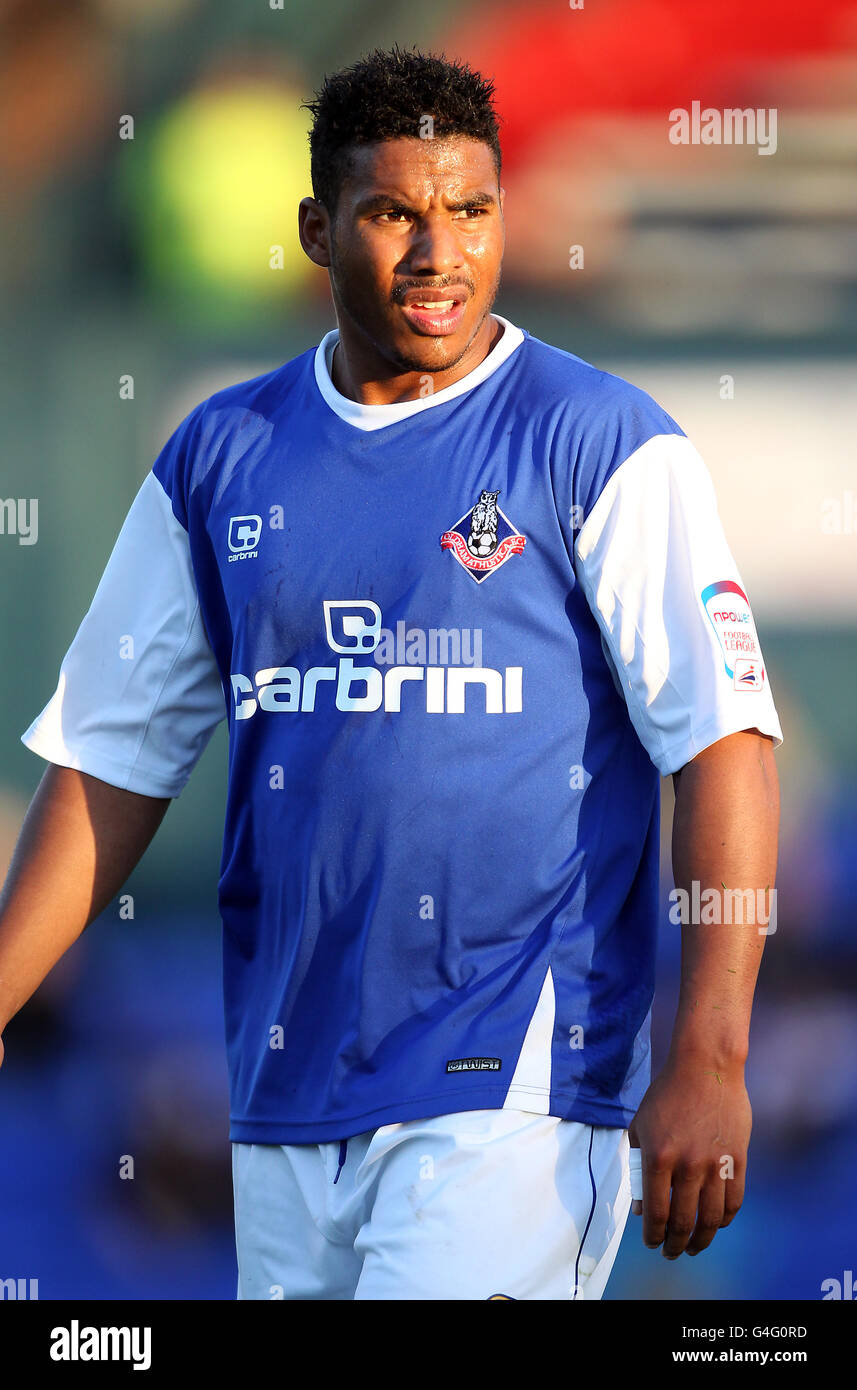 Fußball - Carling Cup - erste Runde - Oldham Athletic / Carlisle United - Boundary Park. Reuben Reid, Oldham Athletic Stockfoto