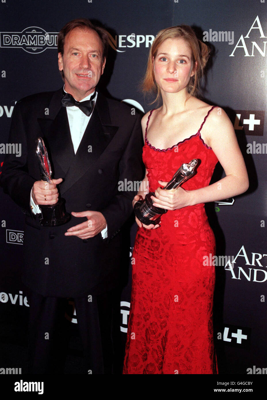PA NACHRICHT FOTO 12.05.98 BELGISCHE SCHAUSPIELERIN NATACHA REGNIER BEIM EUROPÄISCHEN FILMPREIS, GEHALTEN AM LONDONER OLD VIC THEATRE. Stockfoto