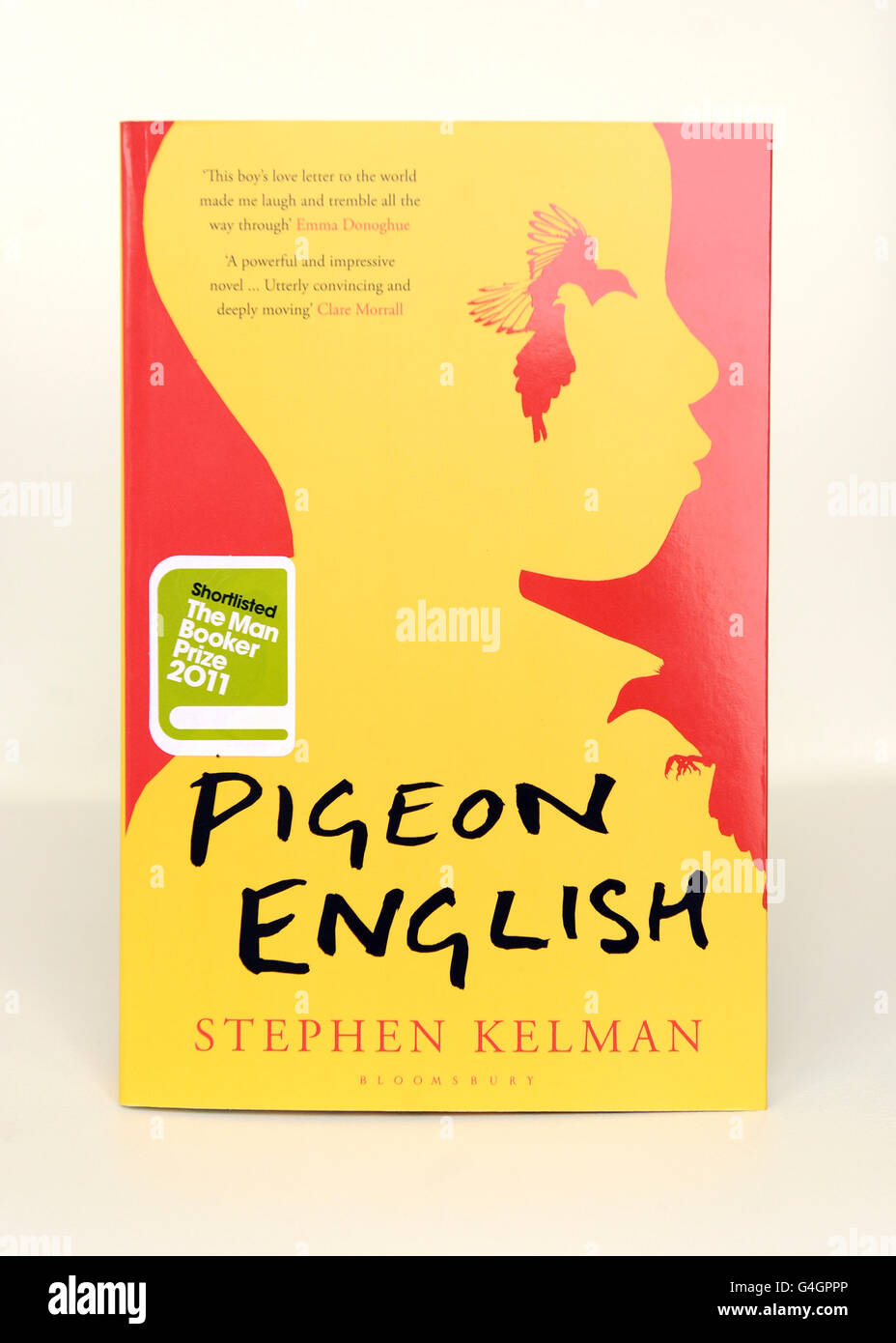 'Pigeon English' von Stephen Kelman, eines von sechs Büchern auf der Shortlist für den man Booker Prize 2011. Stockfoto