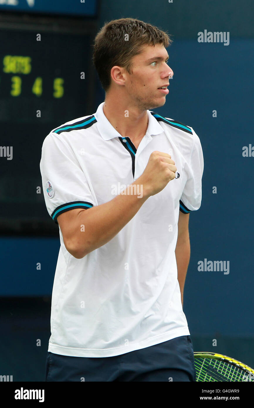 Der britische Oliver Golding reagiert während des 14. Tages der US Open in Flushing Meadows, New York, USA, gegen den tschechischen Jiri Vesely. Stockfoto