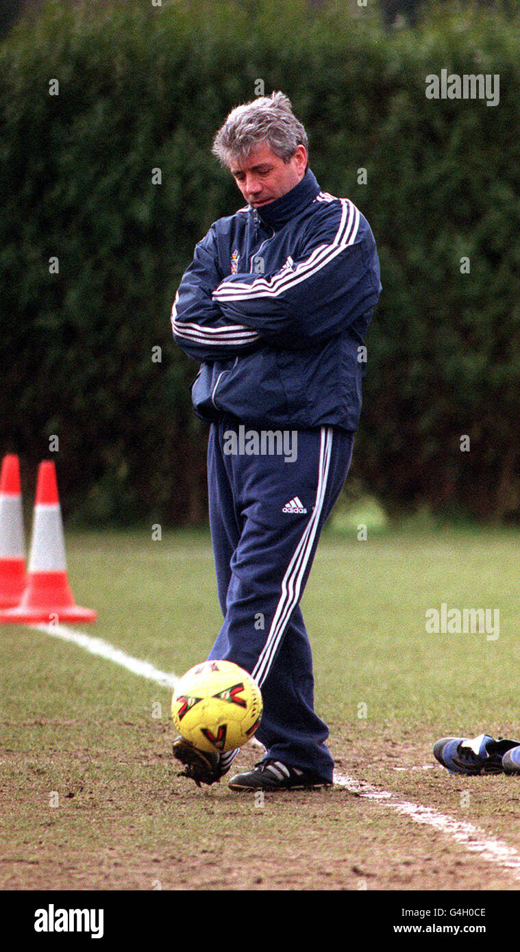 Keegan Training Fulham 1. Temporärer England-Coach Kevin Keegan trainiert mit seinem Fulham-Team auf dem Trainingsgelände im Südwesten Londons. Stockfoto