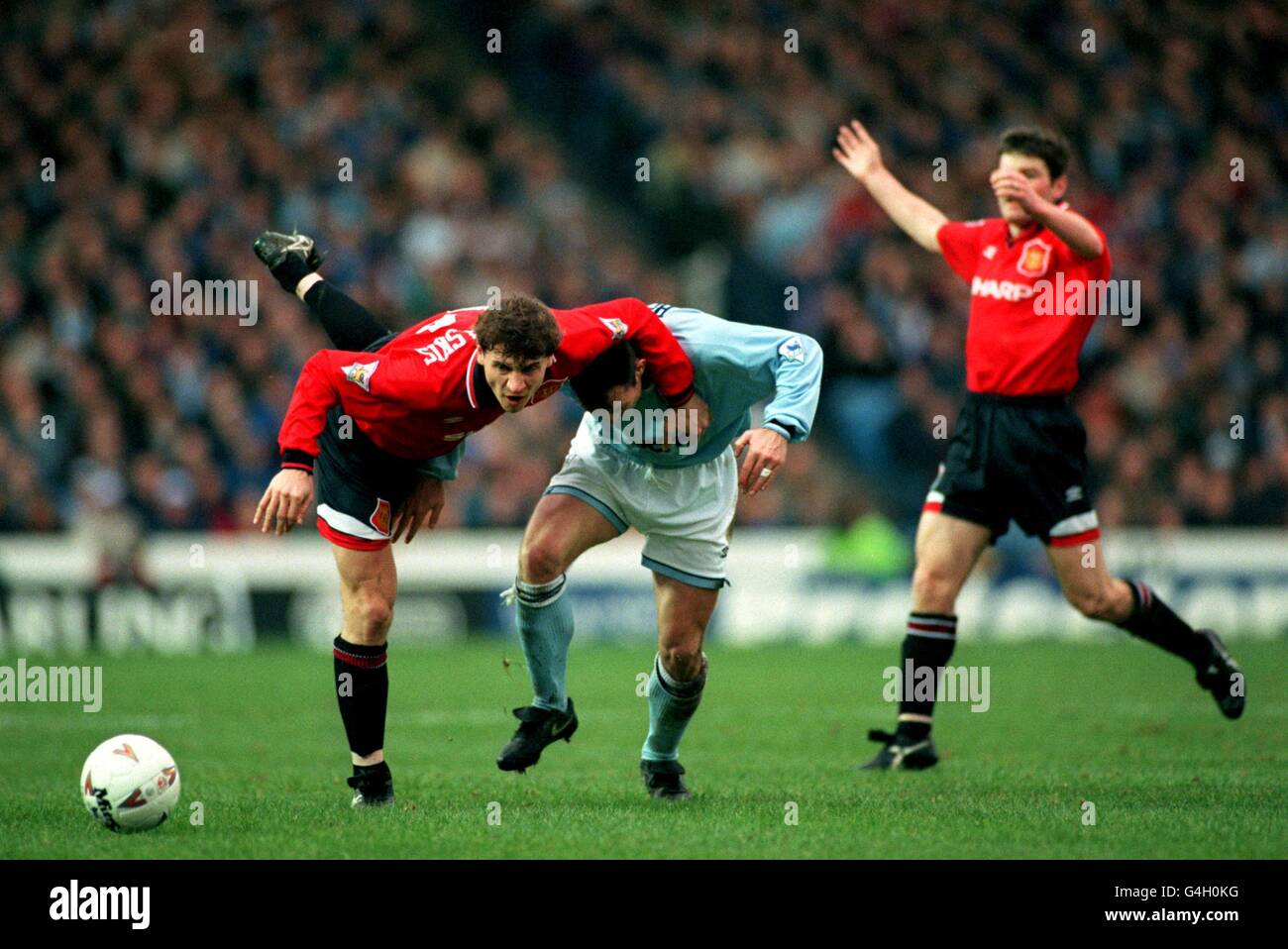 * L-R: ANDREI KANCHELSKIS, MANCHESTER UNITED. PETER BEAGRIE, MANCHESTER CITY Stockfoto