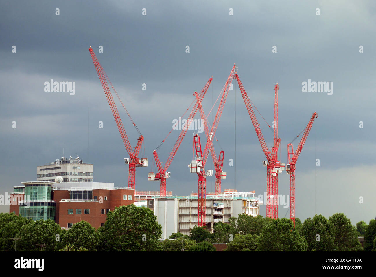 Bauarbeiten auf dem Gelände des ehemaligen BBC Television Centre in White City in West-London, England, Vereinigtes Königreich, am 18. Juni 2016. Stockfoto