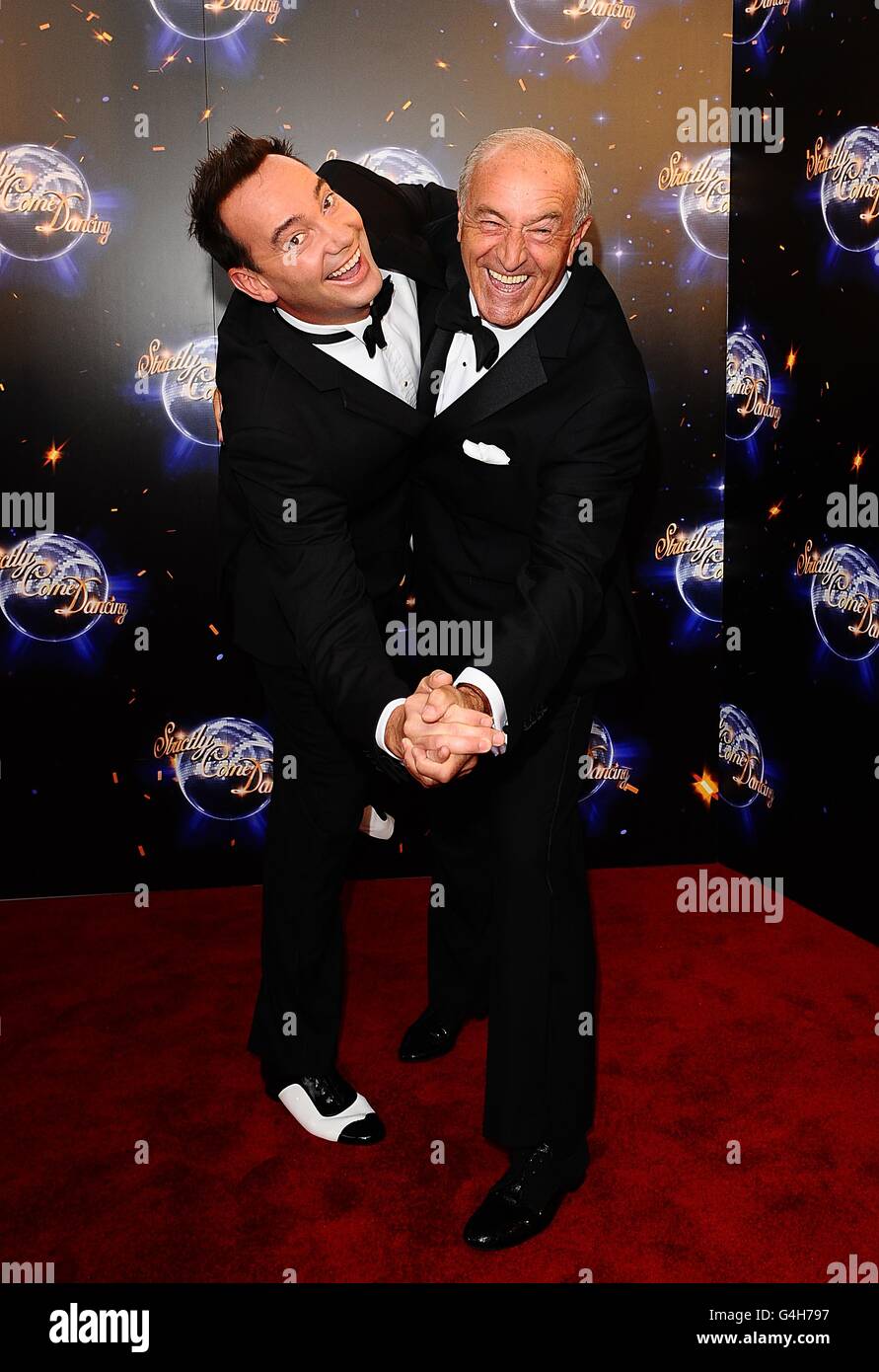 Len Goodman (rechts) und Craig Revel Horwood während der Launch-Show für Strictly Come Dancing im BBC Television Center, Wood Lane, White City. Stockfoto