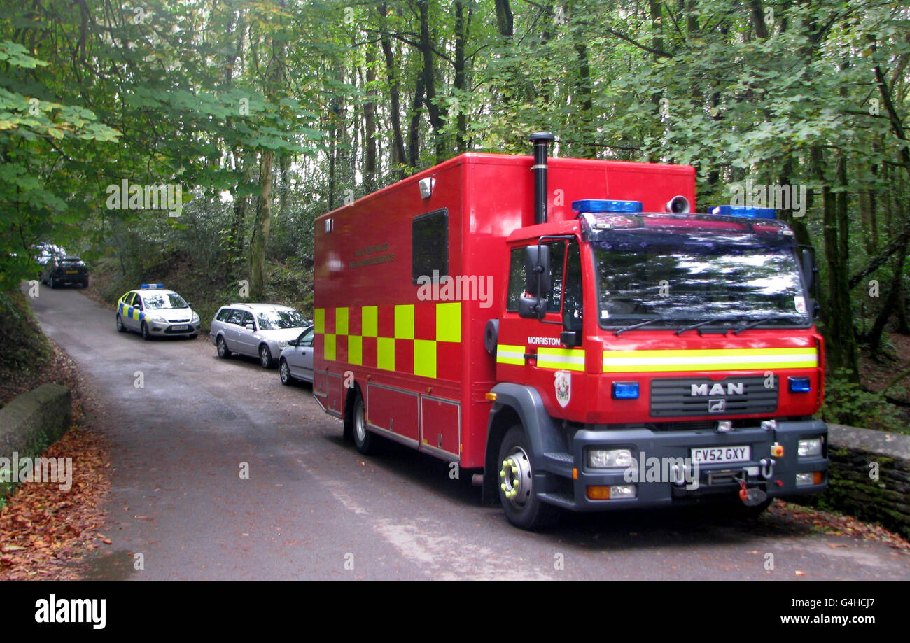 Rettungsdienste besuchen die Szene in der Nähe der Kolonie Gleision in Pontardawe, Swansea, während einer großen Rettungsaktion, nachdem vier Menschen in der Mine gefangen befürchtet wurden. Stockfoto