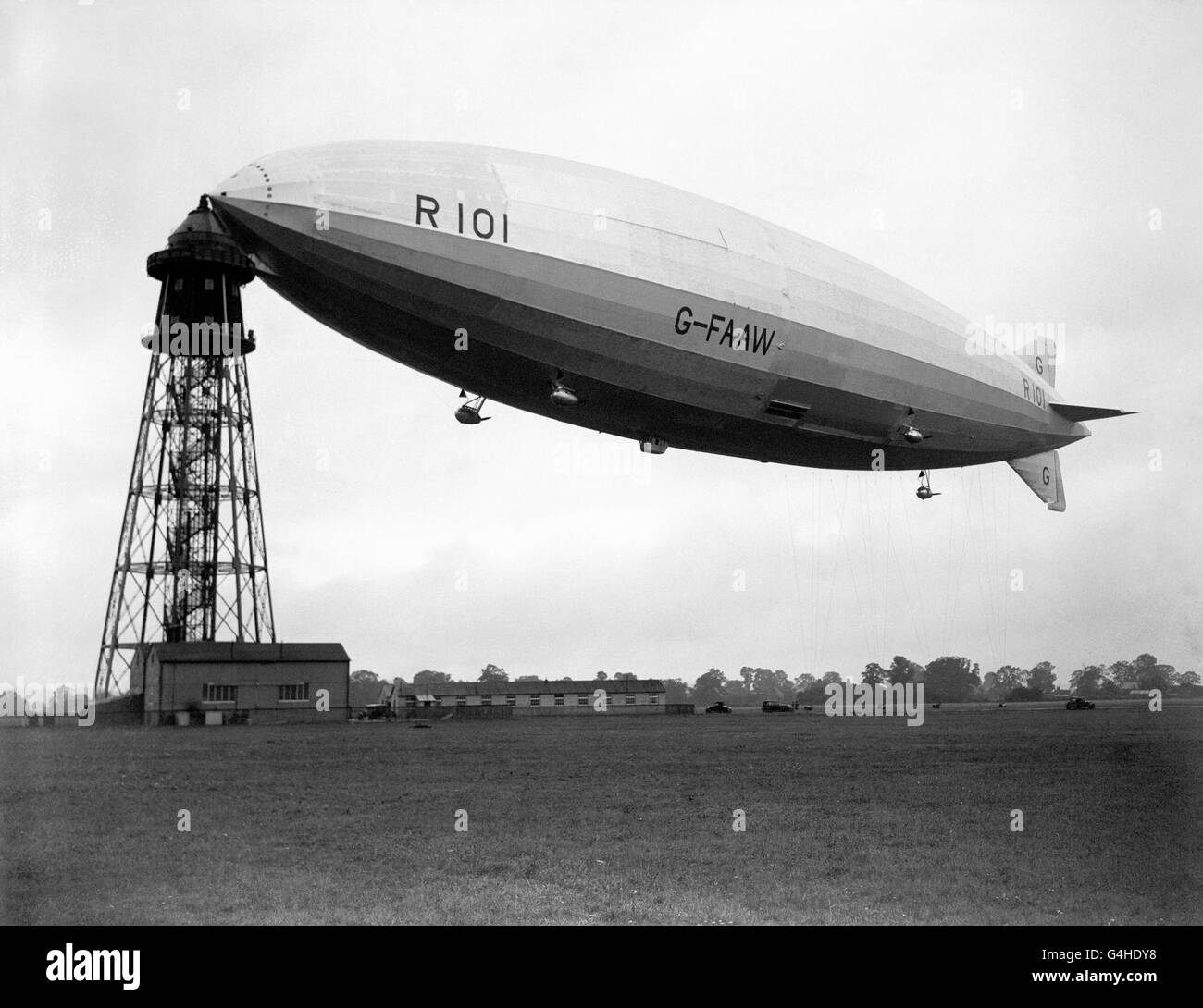 Britisches Luftschiff R101 am Mast in Cardington, Bedfordshire. Stockfoto