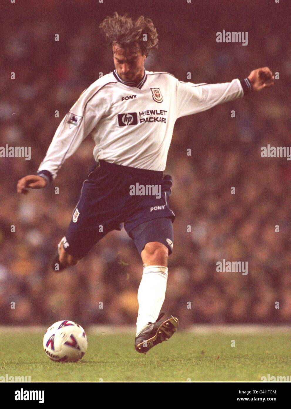 Goalmaker David Ginola und Torschütze von Tottenham Hotspurs 3. Tor in der White Hart Lane an diesem Abend (Mittwoch). (Endergebnis: Spurs 3 man Utd 1) Foto von Toby Melville/PA. Stockfoto