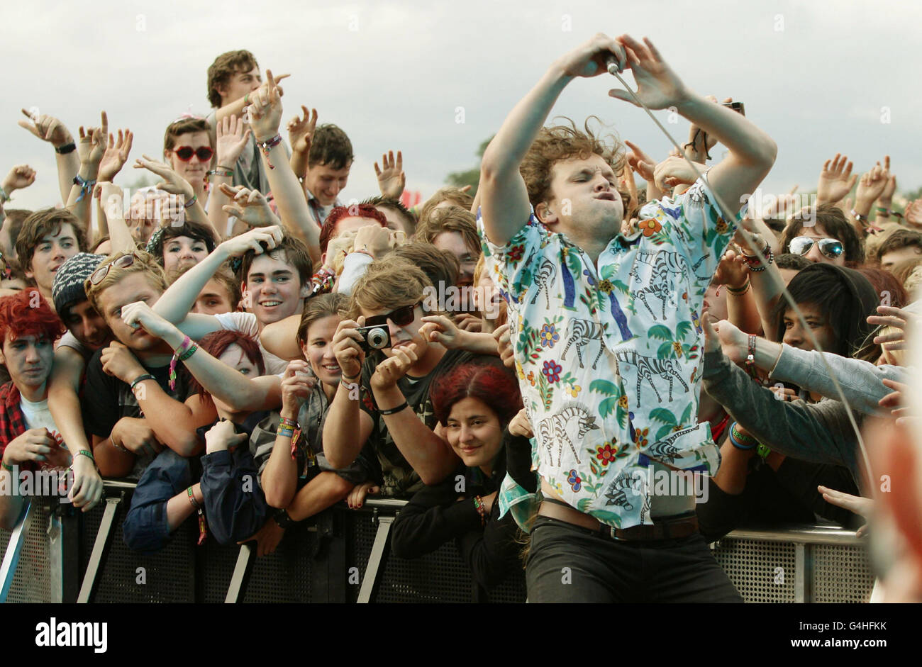 Ed Macfarlane of Friendly Fires tritt auf der Hauptbühne beim Reading Festival in der Richfield Avenue in Reading auf. Stockfoto