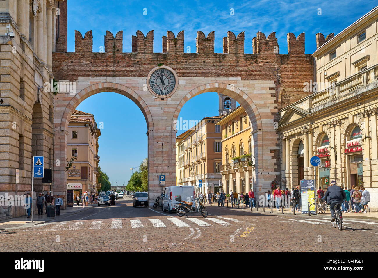 Portoni della Bra, Piazza Bra, Verona Altstadt, Venetien, Italien Stockfoto