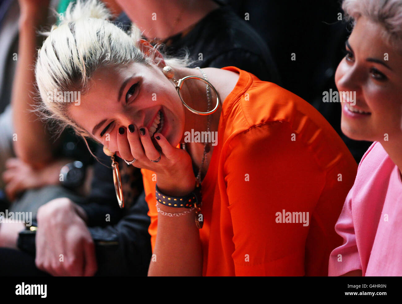 Prominente besuchen House of Holland - London Fashion Week. Pixie Geldof nimmt an der House of Holland Catwalk Show in London Teil, im Rahmen der London Fashion Week in London. Stockfoto