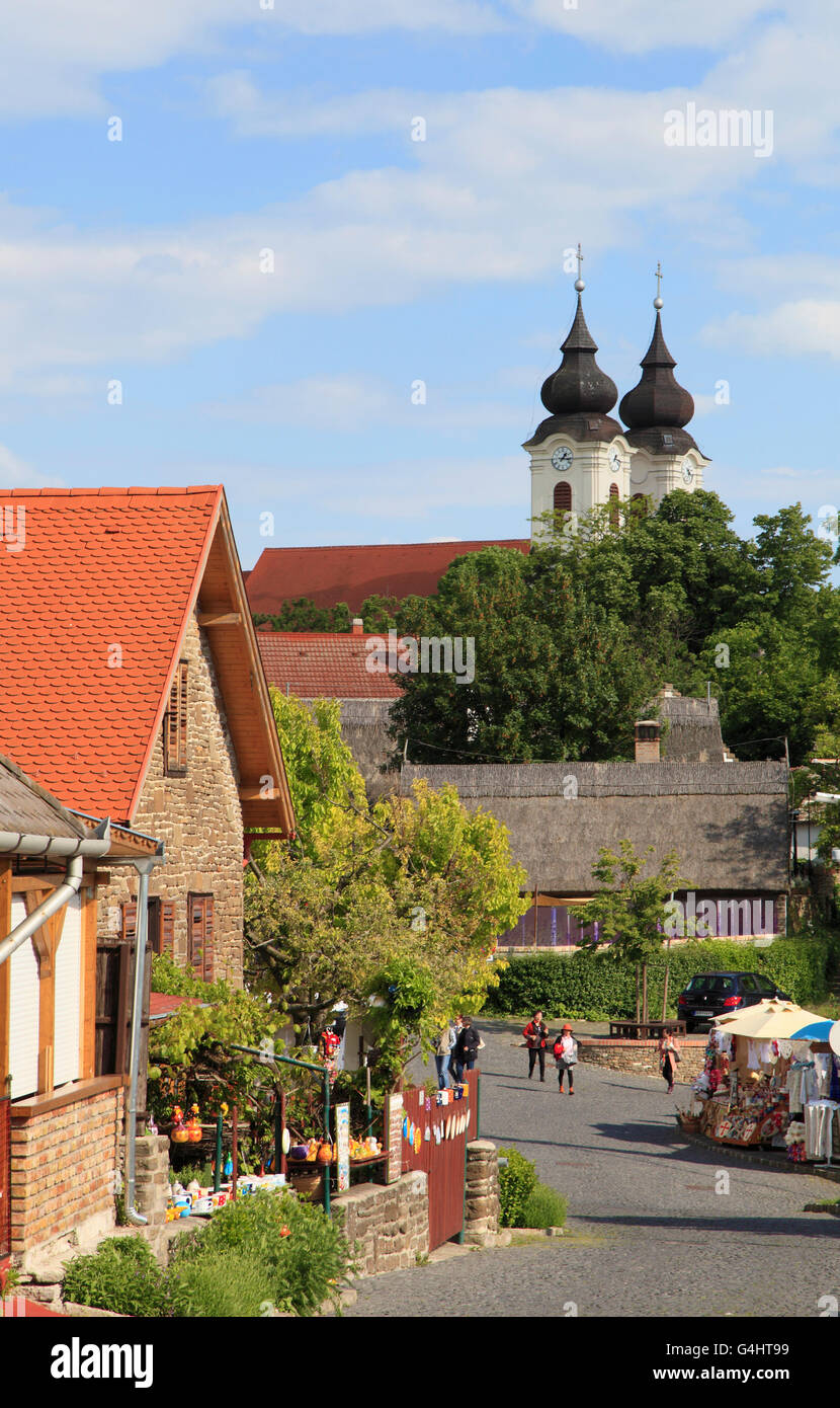 Ungarn, Tihany, Dorf, Straßenszene, Abteikirche, Stockfoto