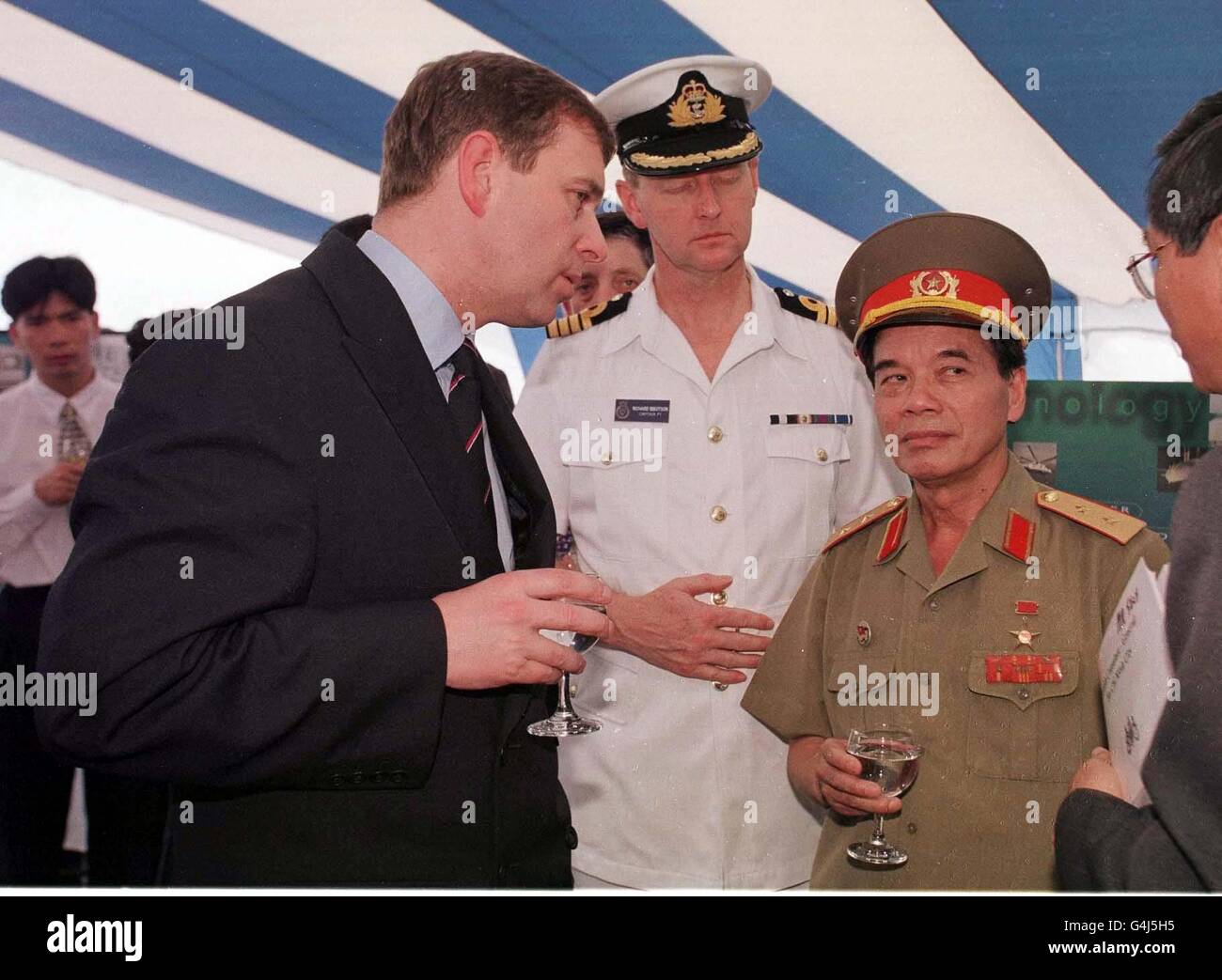 Herzog-Chats auf HMS Boxer/Vietnam Stockfoto