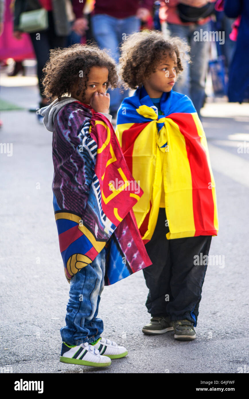 Kleine Barcelona Fußball-fans Stockfoto