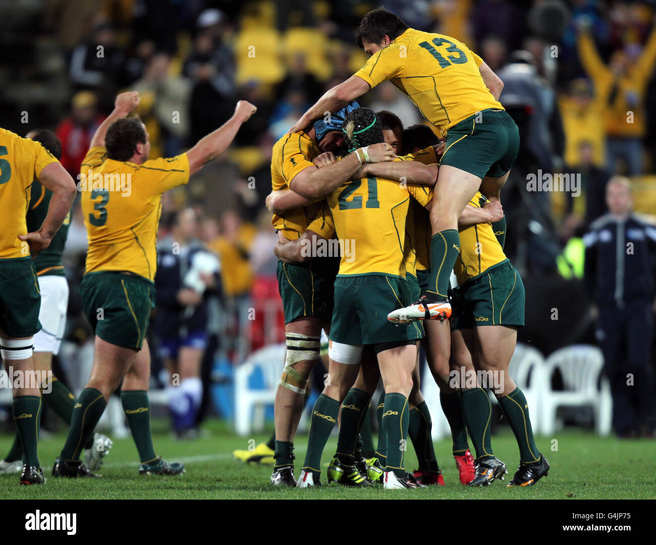 Australien feiert seinen Sieg über Südafrika beim Finalpfiff während des Rugby World Cup Quarter Final Match 2011 im Wellington Regional Stadium, Wellington. Stockfoto