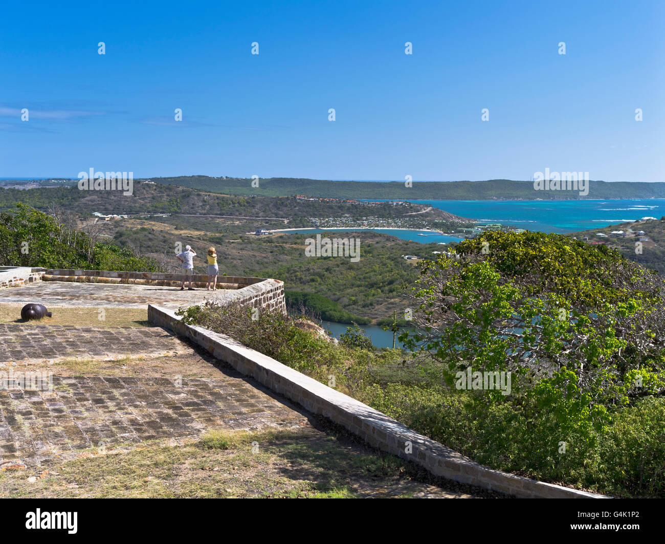 dh Shirley Heights ANTIGUA Karibik Touring paar Insel Küste anzeigen Stockfoto