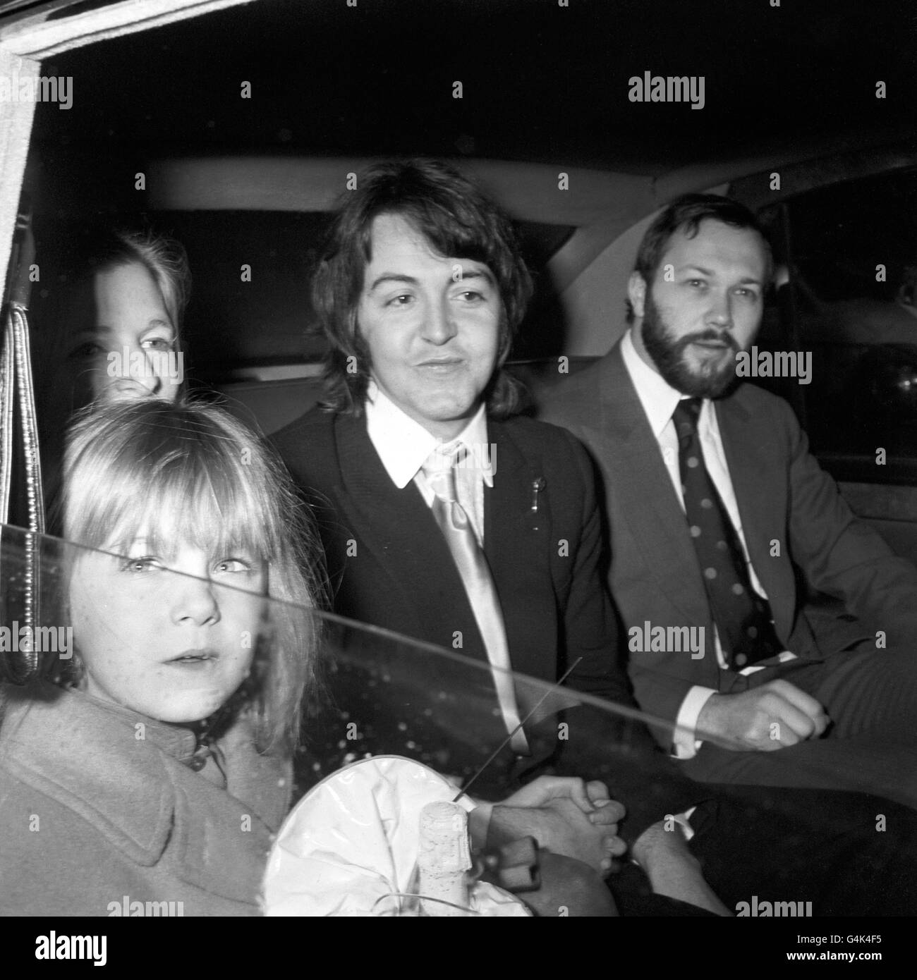 Gesellschaftliche Veranstaltungen - Paul McCartney-Hochzeit - Standesamt Marylebone, London Stockfoto