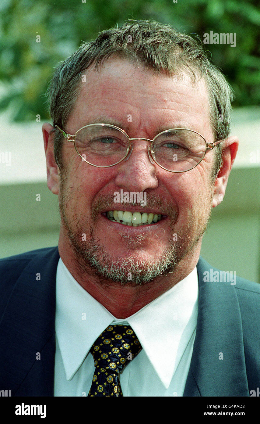 Acot John Nettles Ehemaliger Star Der Bbc Fernsehsendung Bergerac Stockfotografie Alamy