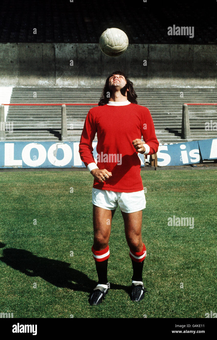 GEORGE IST DAS BESTE. PA NEWS FOTO JULI 1971 EINE BIBLIOTHEK DATEI BILD VON FUSSBALLER GEORGE AM BESTEN ZEIGT EINIGE SEINER FÄHIGKEITEN Stockfoto