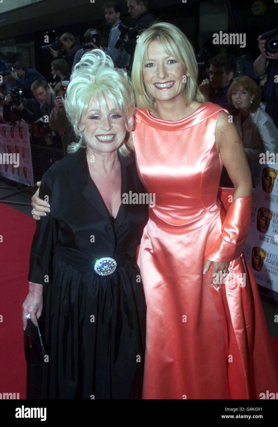 Schauspielerin barbara windsor tv moderatorin gaby roslin -Fotos und