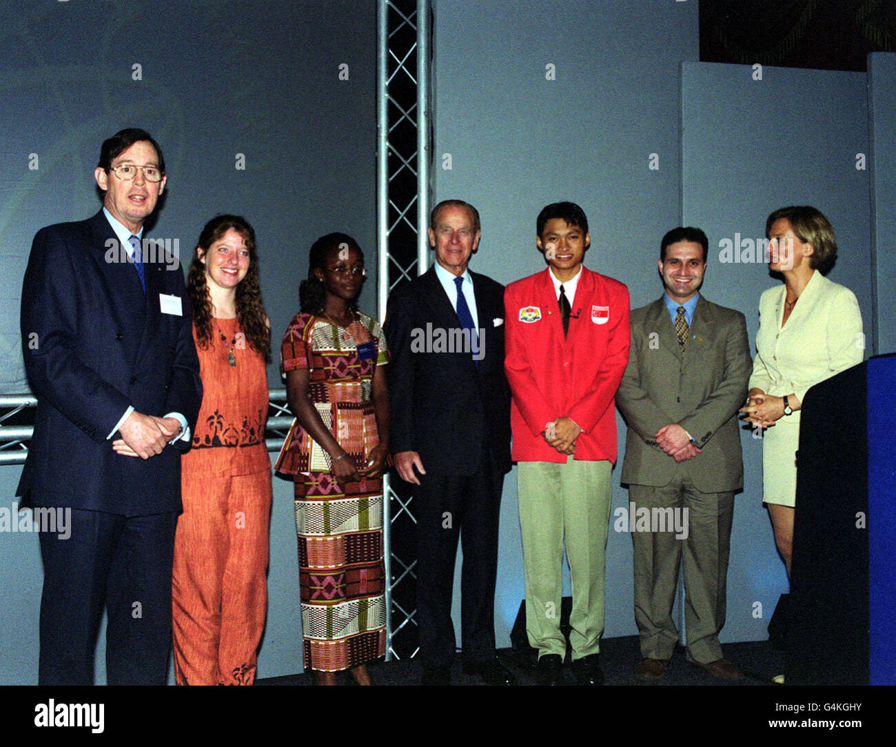 Duke of Edinburgh/Internationale Auszeichnungen. The Duke of Edinburgh (Mitte) bei der World of the Award-Verleihung im Cafe Royal in London. Stockfoto