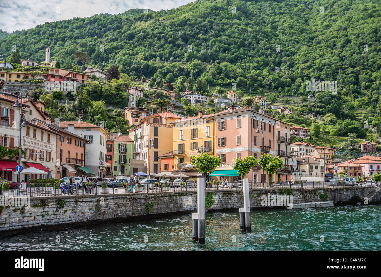 Waterfront of Argegno am Comer See vom See aus gesehen, Lombardei, Italien Stockfoto