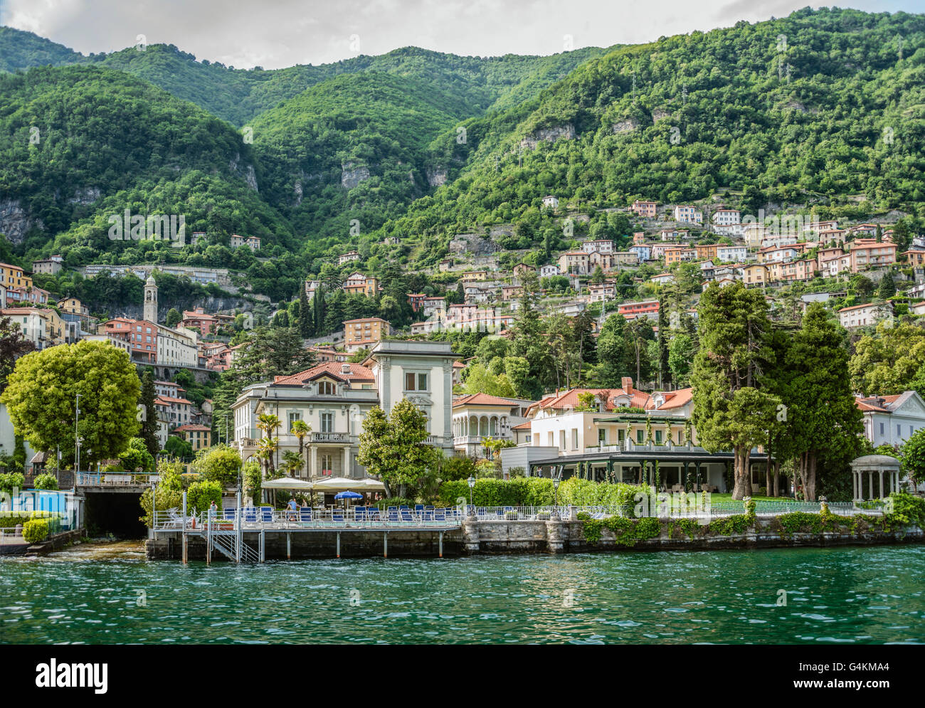 Waterfront of Argegno am Comer See vom See aus gesehen, Lombardei, Italien Stockfoto