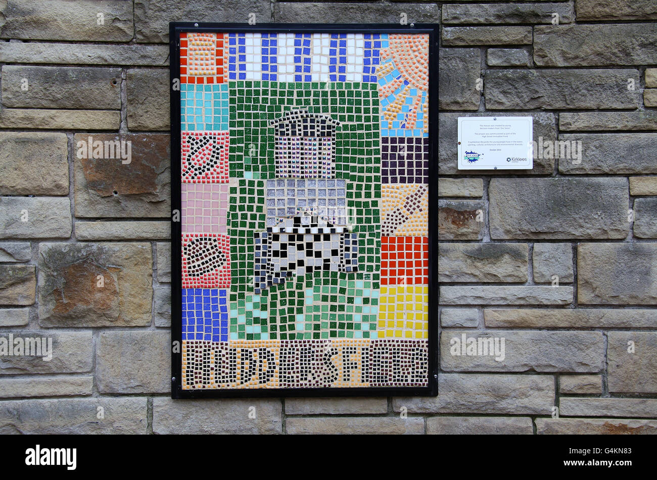 Mosaik Wandbild in Huddersfield erstellt von Jugendlichen Stockfoto