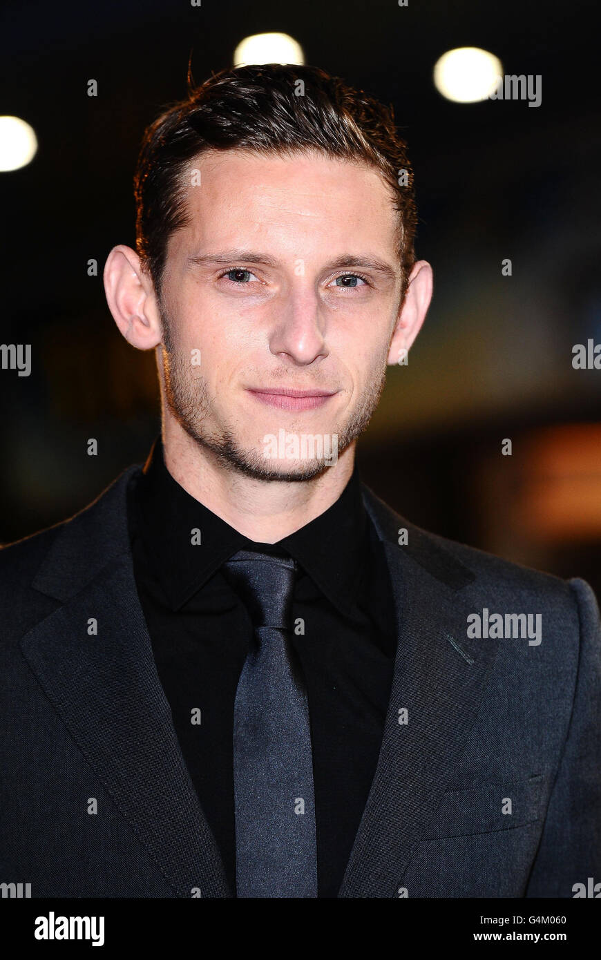 Jamie Bell kommt zur Premiere des neuen Films Tintin im Londoner Odeon West End. Stockfoto