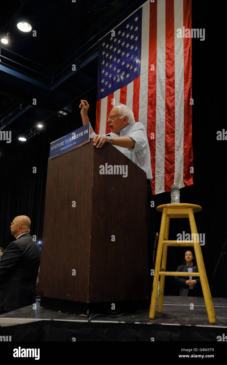 Bernie Sanders spricht bei Präsidentschaftswahlen Rallye, Modesto, CA Stockfoto