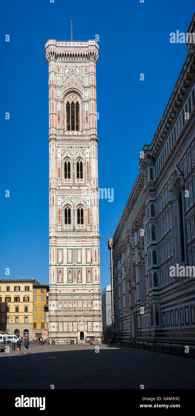 Florenz, Toskana, Italien.  Der Campanile.  Der Glockenturm neben dem Dom (Basilika von Santa Maria del Fiore). Stockfoto