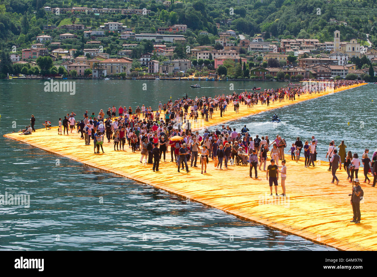 Floating Piers Stockfotos Und Bilder Kaufen Alamy