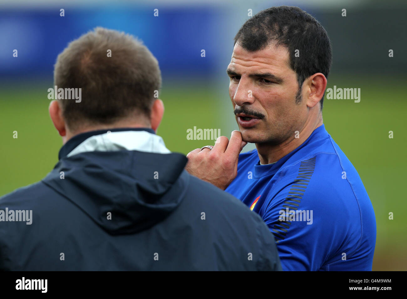 Rugby Union - Rugby-Weltmeisterschaft 2011 - Finale - Frankreich gegen Neuseeland - Frankreich Trainingssitzung - Takapuna Rugby Club. Frankreich-Trainer Marc Lievremont während einer Trainingseinheit im Takapuna Rugby Club, Auckland, Neuseeland. Stockfoto